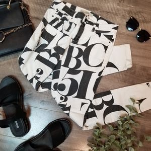 Topshop Moto Leigh Letter + Number Jeans